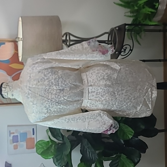 Wendy Ann 2 Piece Set Elegant Cream Floral Women's Robe With Nightgown - Picture 6 of 15